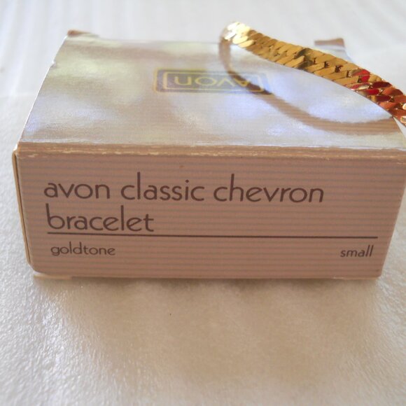 Vintage Avon - Classic Chevron Bracelet   9-30 - Picture 1 of 1